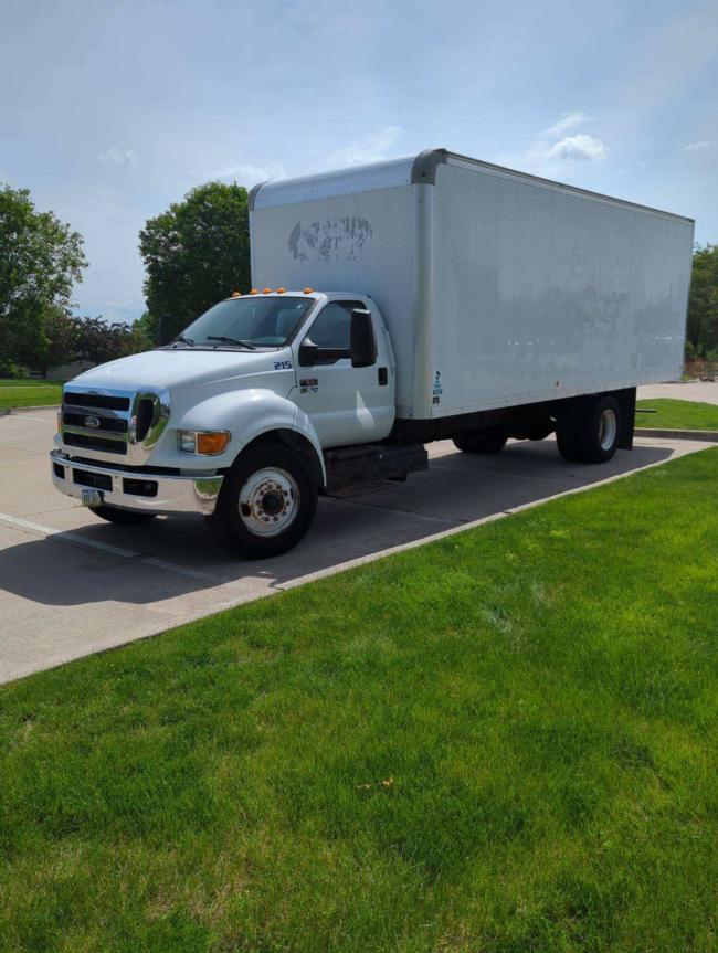 Moving-truck-Ford-F650---brand-new