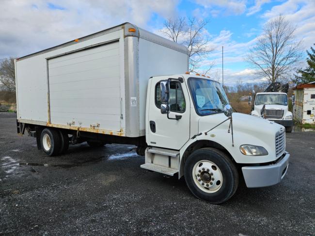 Nice-clean-2009-Freightliner