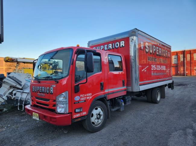 2022-Isuzu-NPR-16-ft-box-truck-crew