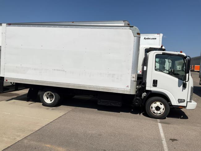 Excellent-condition-all-white-Isuzu