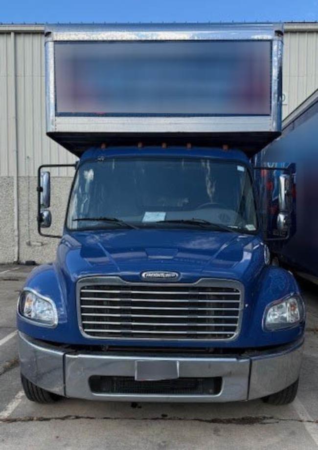 2013-Freightliner-M2-Cummins-ISB